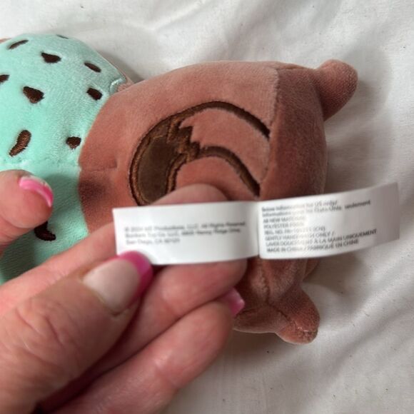 Moriah Elizabeth Series 2 Mini Mystery Dessert Plush 6” Eustace. - Picture 5 of 5